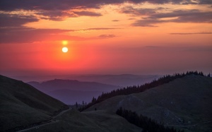 Rumānijas kalni ar vareniem dabas skatiem valdzina ikvienu ceļotāju 7