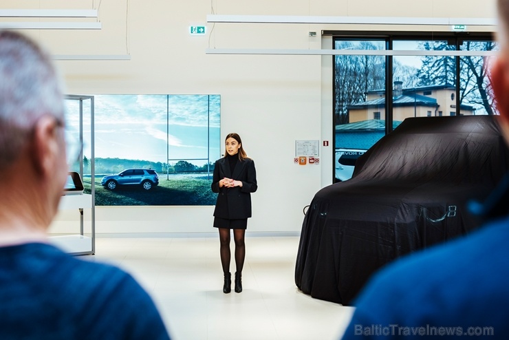 Jaunais Land Rover Defender nodēvēts par vienu no desmitgades nozīmīgākajiem automobiļiem un 16.01.2020. tas ieradies Rīgā uz agrīno pirmizrādi 274869