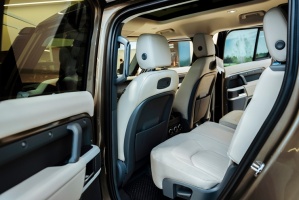 Jaunais Land Rover Defender nodēvēts par vienu no desmitgades nozīmīgākajiem automobiļiem un 16.01.2020. tas ieradies Rīgā uz agrīno pirmizrādi 20