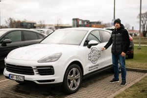 Mairis Briedis un Pasaules boksa supersērijas (WBSS) dalībnieki 2020. gada martā pārvietosies pa Rīgu pārvietosies ekskluzīvās Porsche automašīnās 11