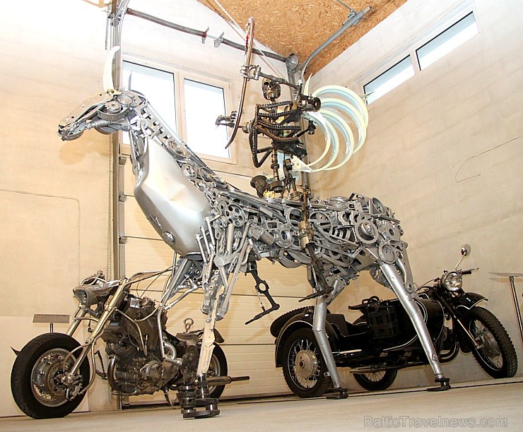 Travelnews.lv Preiļos iepazīst unikālu vietu Latvijai «Nester Custom Moto & Metal Art Gallery» 275426