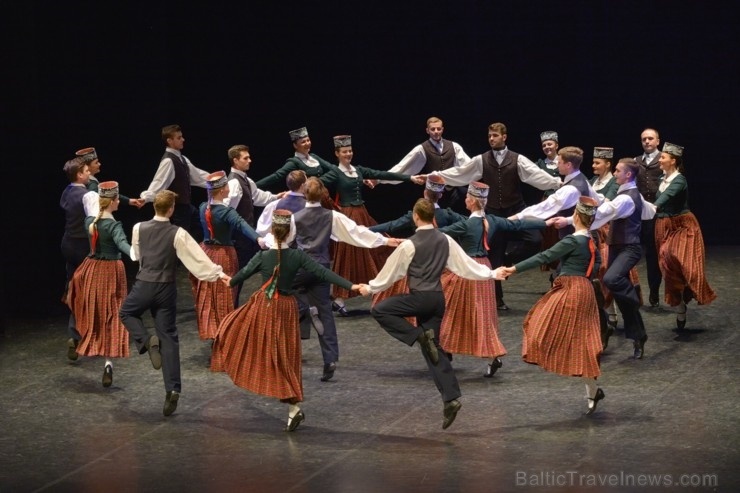 XXII Jaunrades deju konkursa finālā Ogrē 19 horeogrāfi skatītāju un žūrijas vērtējumam nodeva 41 deju, kuru izdejoja 26 kolektīvi 275477