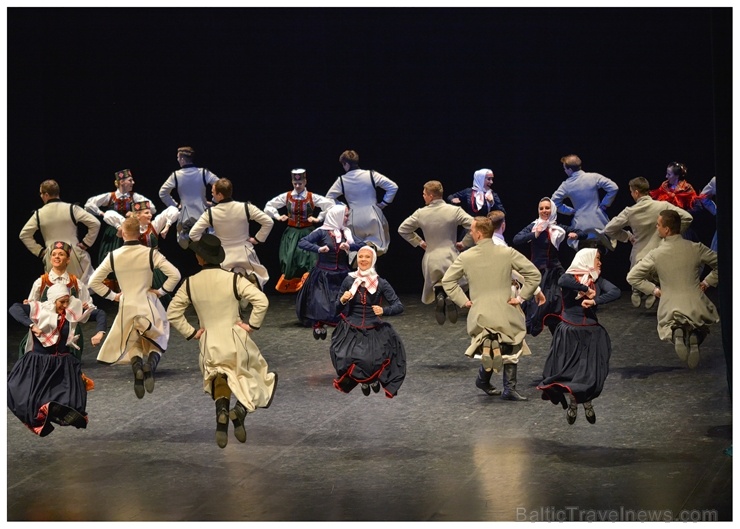 XXII Jaunrades deju konkursa finālā Ogrē 19 horeogrāfi skatītāju un žūrijas vērtējumam nodeva 41 deju, kuru izdejoja 26 kolektīvi 275484