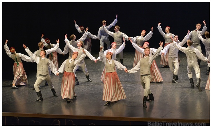 XXII Jaunrades deju konkursa finālā Ogrē 19 horeogrāfi skatītāju un žūrijas vērtējumam nodeva 41 deju, kuru izdejoja 26 kolektīvi 275498