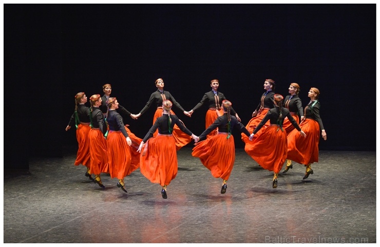 XXII Jaunrades deju konkursa finālā Ogrē 19 horeogrāfi skatītāju un žūrijas vērtējumam nodeva 41 deju, kuru izdejoja 26 kolektīvi 275507