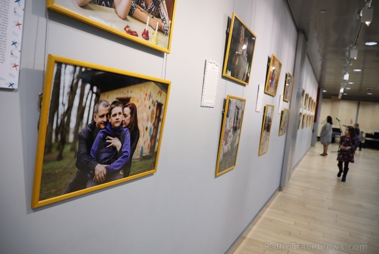 Fotogrāfes Aritas Strodes – Kļaviņas Fotoizstāde «Neērtie bērni» apskatāma līdz 2020. gada 31. martam Latvijas Nacionālās bibliotēkas telpās 276616