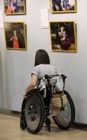 Fotogrāfes Aritas Strodes – Kļaviņas Fotoizstāde «Neērtie bērni» apskatāma līdz 2020. gada 31. martam Latvijas Nacionālās bibliotēkas telpās 9