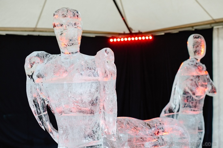 Starptautiskais Ledus skulptūru festivāls Jelgavā pārsteidz ar supervaroņiem 276838