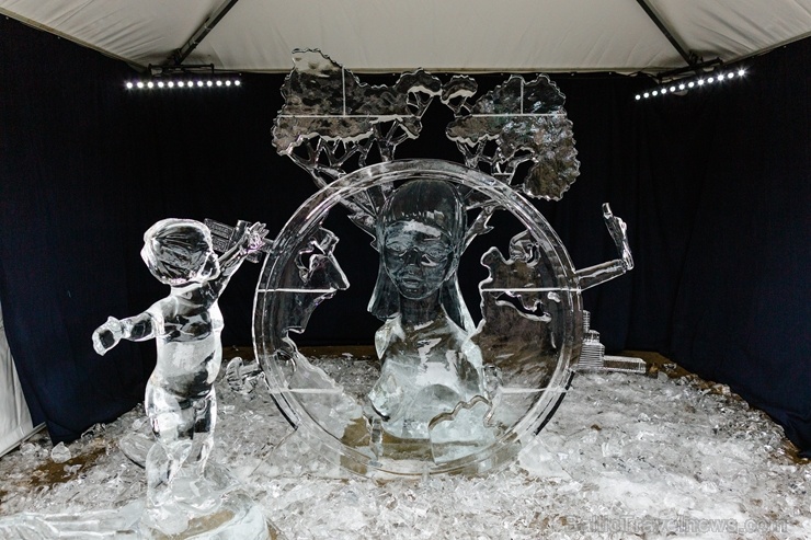Starptautiskais Ledus skulptūru festivāls Jelgavā pārsteidz ar supervaroņiem 276847