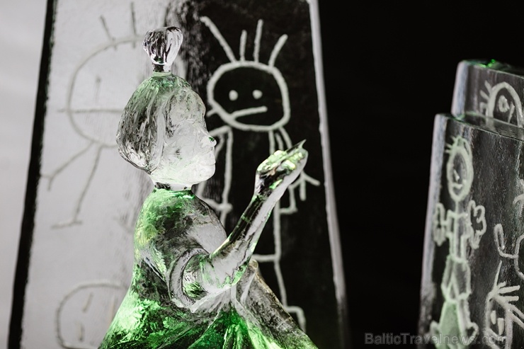 Starptautiskais Ledus skulptūru festivāls Jelgavā pārsteidz ar supervaroņiem 276852