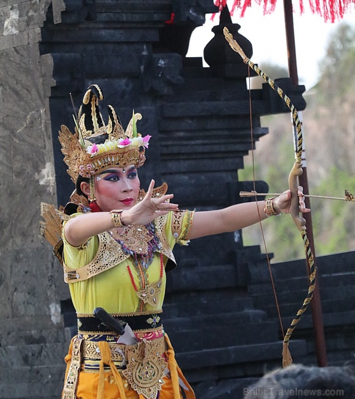 Travelnews.lv apmeklē Bali teātra izrādi par noslēpumaino zelta briedi. Atbalsta:  «Turkish Airlines» un «365 Brīvdienas» 276869