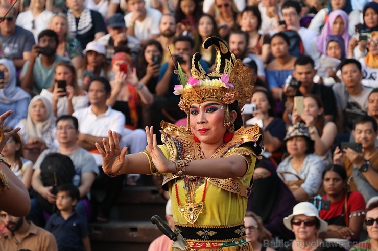 Travelnews.lv apmeklē Bali teātra izrādi par noslēpumaino zelta briedi. Atbalsta:  «Turkish Airlines» un «365 Brīvdienas» 276873