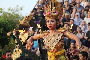 Travelnews.lv apmeklē Bali teātra izrādi par noslēpumaino zelta briedi. Atbalsta:  «Turkish Airlines» un «365 Brīvdienas» 12