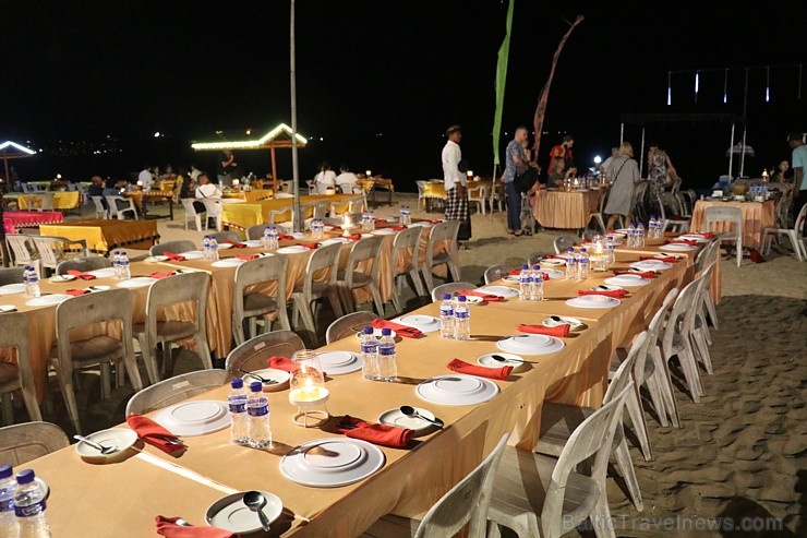 Travelnews.lv vakariņo Indijas okeāna pludmales restorānā «The Cuisine Cafe».  «Turkish Airlines» un «365 Brīvdienas» 277156