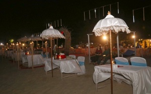 Travelnews.lv vakariņo Indijas okeāna pludmales restorānā «The Cuisine Cafe».  «Turkish Airlines» un «365 Brīvdienas» 12