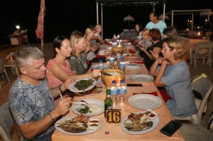 Travelnews.lv vakariņo Indijas okeāna pludmales restorānā «The Cuisine Cafe».  «Turkish Airlines» un «365 Brīvdienas» 23