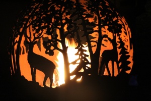 Lielvārdes muižas parku pasākumā «Sveču nakts» piepilda gaismas un uguns mistērija 6