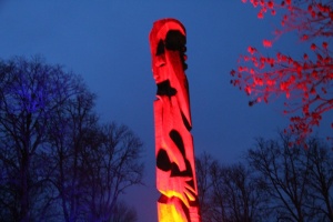 Lielvārdes muižas parku pasākumā «Sveču nakts» piepilda gaismas un uguns mistērija 7