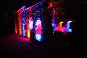 Lielvārdes muižas parku pasākumā «Sveču nakts» piepilda gaismas un uguns mistērija 10