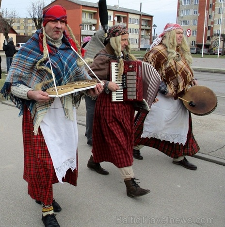 Līvānos norisinājās XXI Starptautiskais masku tradīciju festivāls, kurā piedalījās 24 masku grupasno Latvijas un citām valstīm 277661