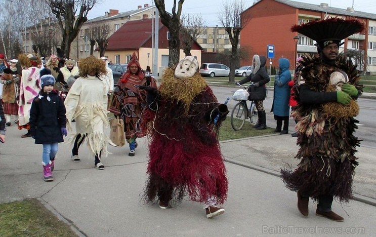 Līvānos norisinājās XXI Starptautiskais masku tradīciju festivāls, kurā piedalījās 24 masku grupasno Latvijas un citām valstīm 277673