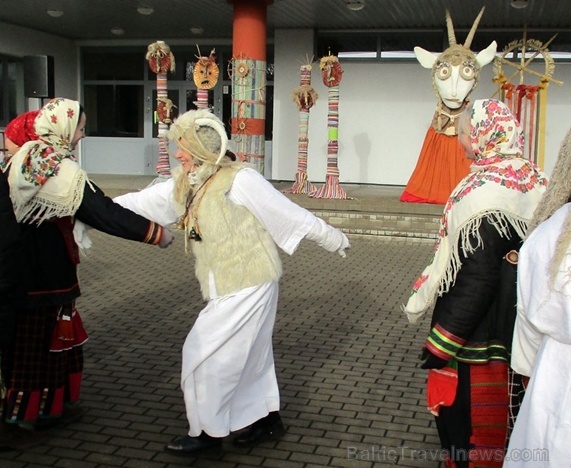 Līvānos norisinājās XXI Starptautiskais masku tradīciju festivāls, kurā piedalījās 24 masku grupasno Latvijas un citām valstīm 277676