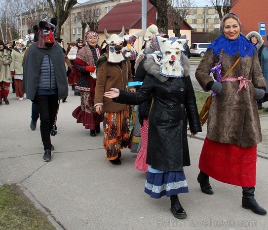 Līvānos norisinājās XXI Starptautiskais masku tradīciju festivāls, kurā piedalījās 24 masku grupasno Latvijas un citām valstīm 277678