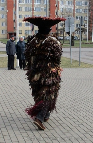 Līvānos norisinājās XXI Starptautiskais masku tradīciju festivāls, kurā piedalījās 24 masku grupasno Latvijas un citām valstīm 277679
