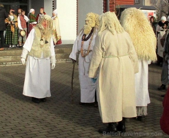 Līvānos norisinājās XXI Starptautiskais masku tradīciju festivāls, kurā piedalījās 24 masku grupasno Latvijas un citām valstīm 277682