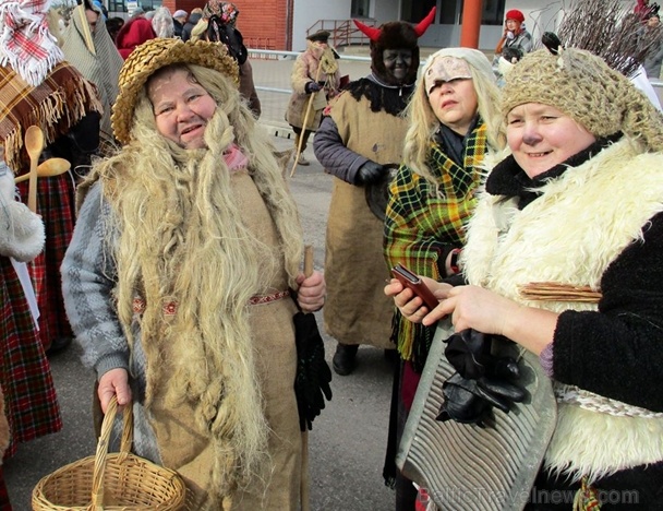 Līvānos norisinājās XXI Starptautiskais masku tradīciju festivāls, kurā piedalījās 24 masku grupasno Latvijas un citām valstīm 277683
