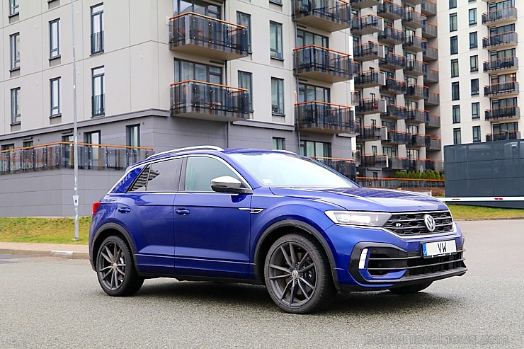 Travelnews.lv ar 300 zirgspēku jaudīgu «VW T-Roc R» apceļo Latviju 278058