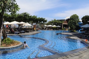 Travelnews.lv iepazīst un pusdieno Bali viesnīcā «Grand Mirage Resort & Thalasso Bali». «Turkish Airlines» un «365 Brīvdienas» 16