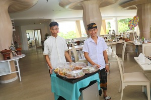 Travelnews.lv iepazīst un pusdieno Bali viesnīcā «Grand Mirage Resort & Thalasso Bali». «Turkish Airlines» un «365 Brīvdienas» 72