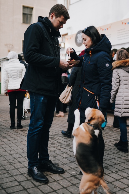 Vecīgā tiek svinēti pavasara tuvošanās svētki «Masļeņica – lielais pankūku cepiens». Foto: Live Riga 278695