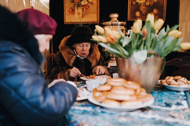 Vecīgā tiek svinēti pavasara tuvošanās svētki «Masļeņica – lielais pankūku cepiens». Foto: Live Riga 278699