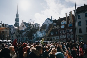 Vecīgā tiek svinēti pavasara tuvošanās svētki «Masļeņica – lielais pankūku cepiens». Foto: Live Riga 31