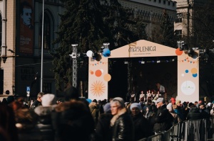 Vecīgā tiek svinēti pavasara tuvošanās svētki «Masļeņica – lielais pankūku cepiens». Foto: Live Riga 32