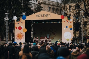 Vecīgā tiek svinēti pavasara tuvošanās svētki «Masļeņica – lielais pankūku cepiens». Foto: Live Riga 34