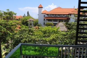 Travelnews.lv iepazīst Bali viesnīcu «Ibis Hotel Benoa».  Atbalsta: «Turkish Airlines» un «365 Brīvdienas» 1
