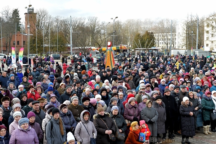 Daugavpilī atvadās no ziemas un svin «Plašās Masļeņicas» svētkus 278988