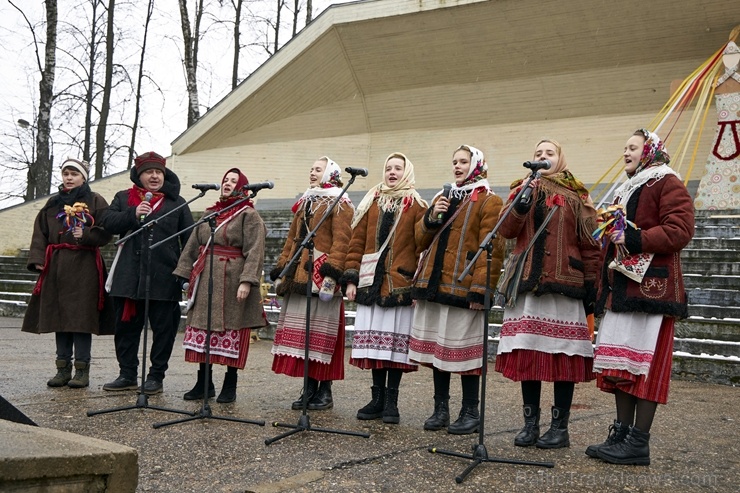 Rēzeknē svin tradicionālos slāvu tautību svētkus «Masļeņica» 279086
