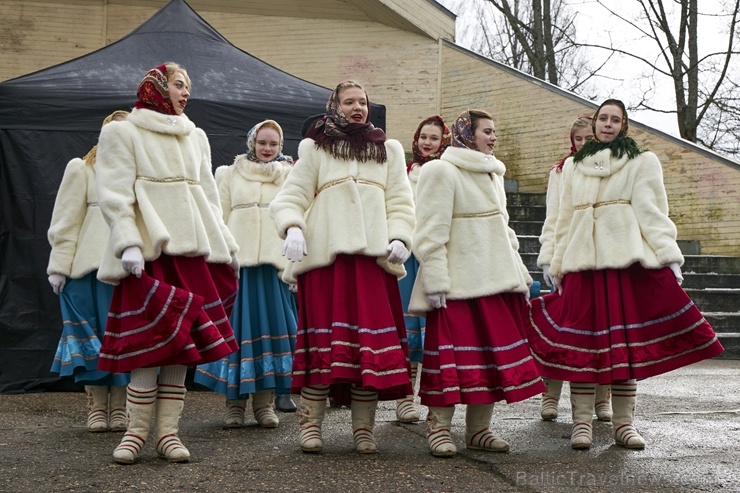 Rēzeknē svin tradicionālos slāvu tautību svētkus «Masļeņica» 279097