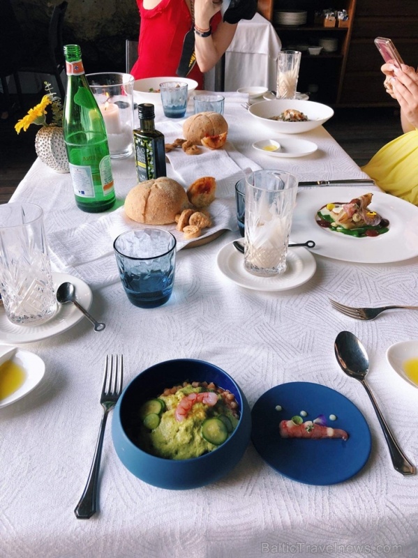 Skaistumkonkursu dalībniece Viktorija Brunova iesaka apmeklēt Itālijas restorānu «Grotta Palazzese Restaurant». Foto: Viktorija Brovuna 279144