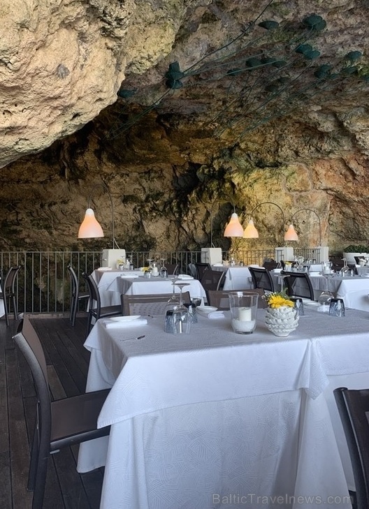 Skaistumkonkursu dalībniece Viktorija Brovuna iesaka apmeklēt Itālijas restorānu «Grotta Palazzese Restaurant» 279185