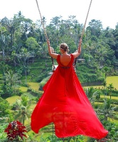 Travelnews.lv izbauda Bali lielās šūpoles «The Natural Terrace Swing» 8