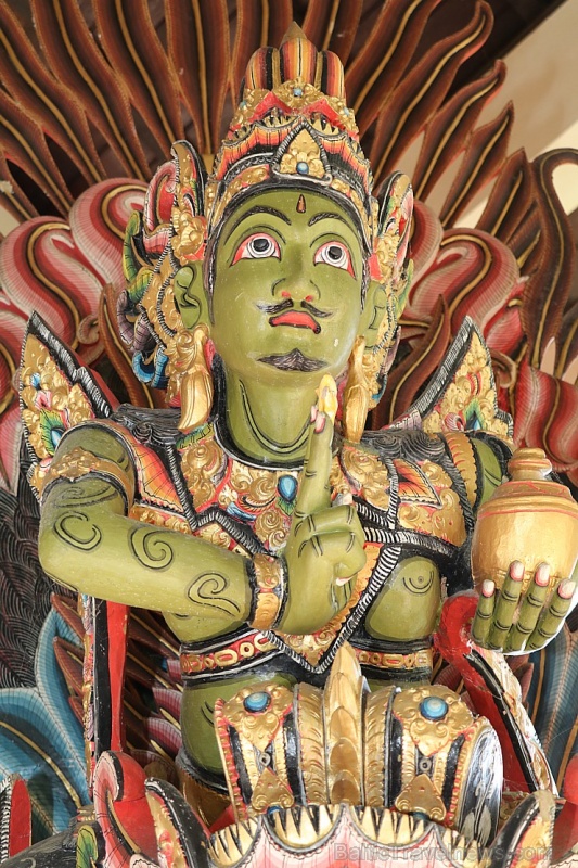 Bali viesnīcas «Ayung Resort Ubud» mākslas darbi, maskas un skulptūras. «Turkish Airlines» un «365 Brīvdienas» 279716