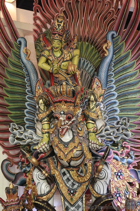 Bali viesnīcas «Ayung Resort Ubud» mākslas darbi, maskas un skulptūras. «Turkish Airlines» un «365 Brīvdienas» 279717
