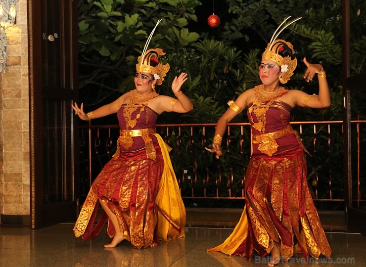 Travelnews.lv izbauda Bali džungļu viesnīcas «Ayung Resort Ubud» vakariņas.  «Turkish Airlines» un «365 Brīvdienas» 279807