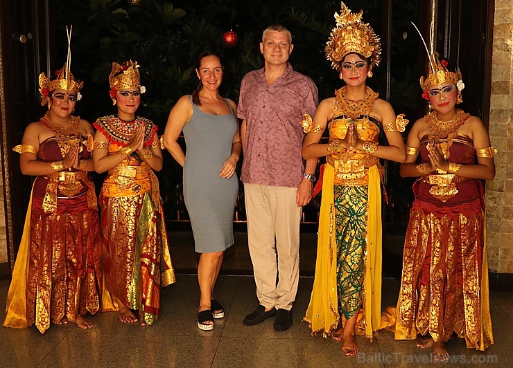 Travelnews.lv izbauda Bali džungļu viesnīcas «Ayung Resort Ubud» vakariņas.  «Turkish Airlines» un «365 Brīvdienas» 279814