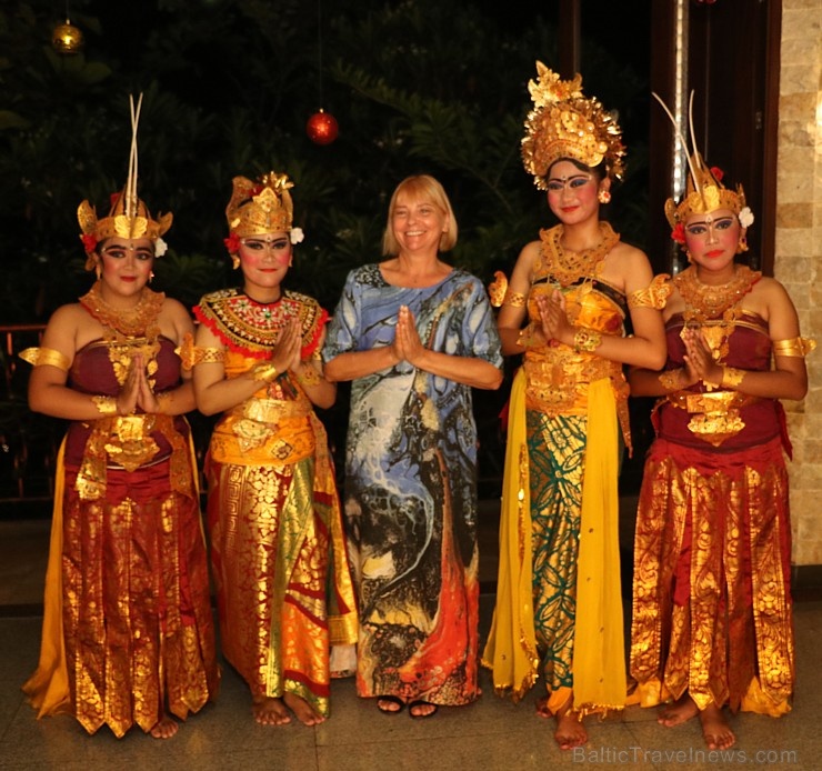 Travelnews.lv izbauda Bali džungļu viesnīcas «Ayung Resort Ubud» vakariņas.  «Turkish Airlines» un «365 Brīvdienas» 279821